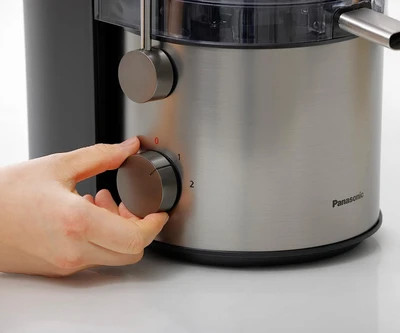 آبمیوه گیری پاناسونیک مدل MJ-CB800 ظرفیت ۱.۵ لیتر سه کاره ۲ سرعته